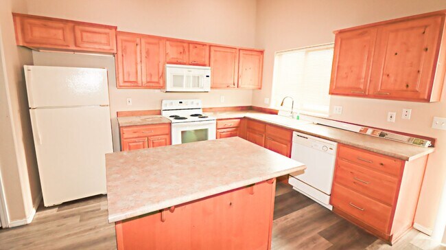 Foto del edificio - 3 Bedroom 2 Bath Single Family Home