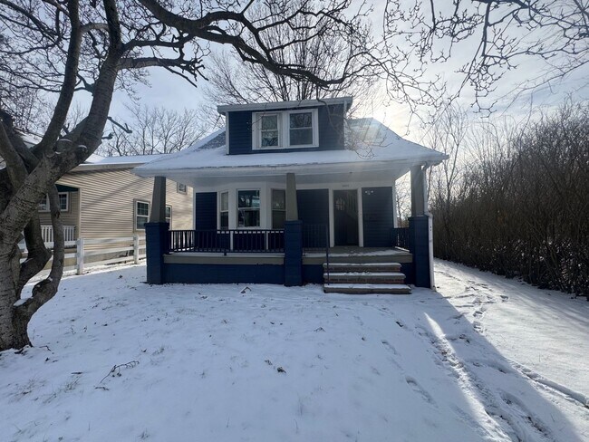 Foto del edificio - Comfort Meets Convenience: Beautiful 3-Bedroom Single-Family Home  Family-Friendly