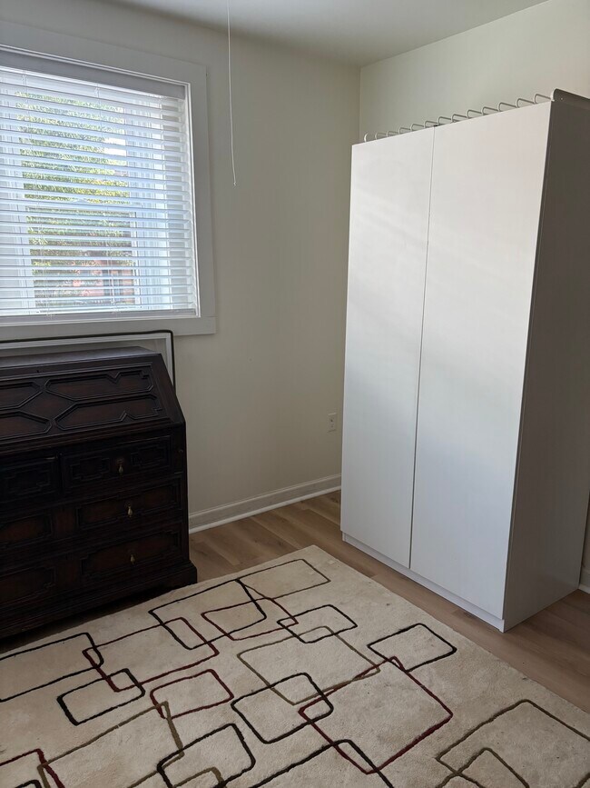 dormitorio con ventilador de techo - 1721 Nicholson Pl