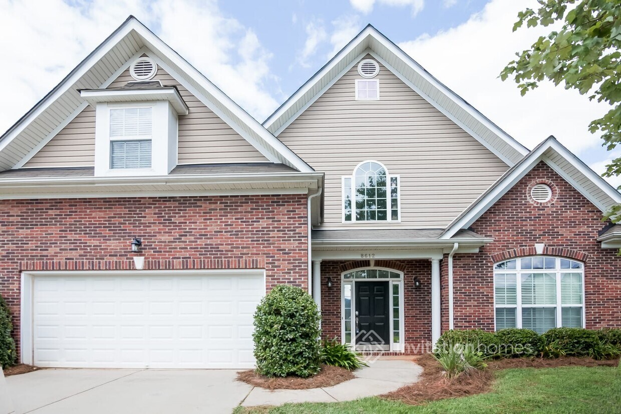 8612 Ridgeline Ln, Charlotte, NC 28269 House Rental in Charlotte, NC
