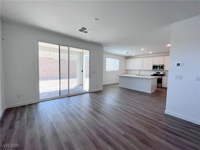 Foto del edificio - 2942 Gaffer Film St