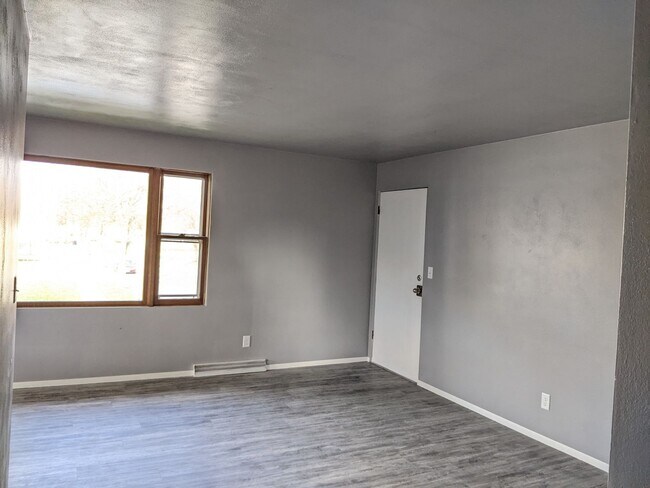 Foto del edificio - 1727 Silvercrest Dr