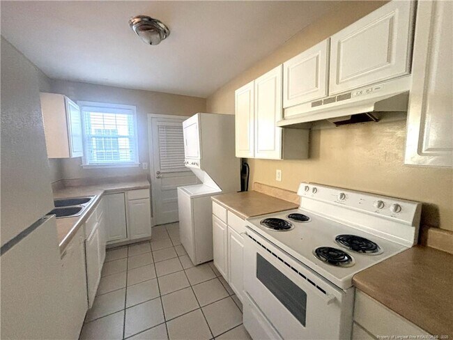 Foto del edificio - 1519 Fort Bragg Rd