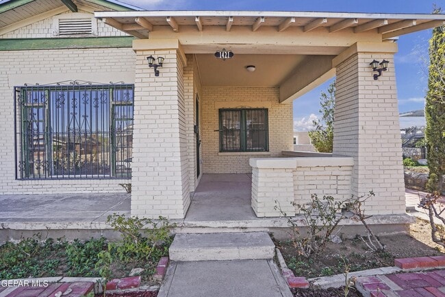 Building Photo - 1421 Fewel St