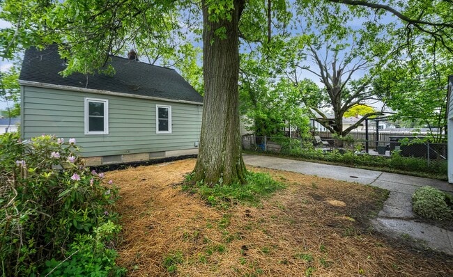 Building Photo - 3516 Park Dr