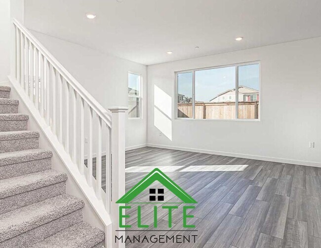 Building Photo - Exceptional Two Story Home