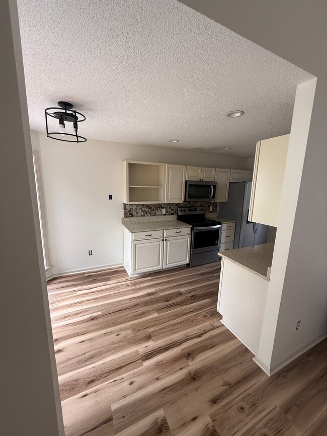 Building Photo - 103 Pinebark Ln