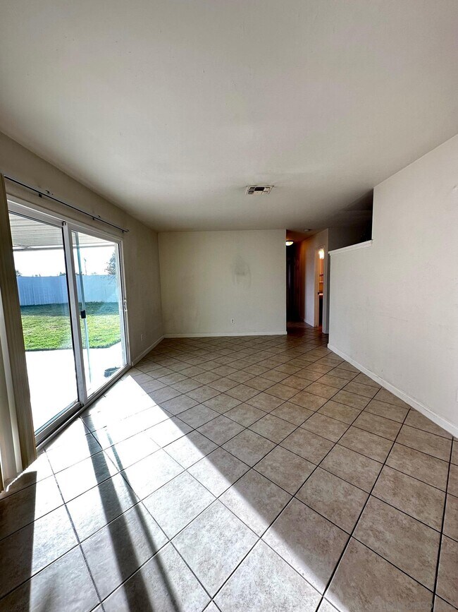 Foto del edificio - 7267 Gatewood Ln