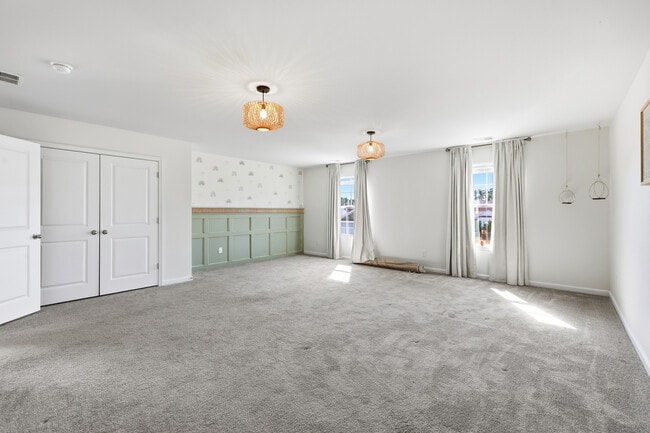 Building Photo - 2219 Blackthorn Dr