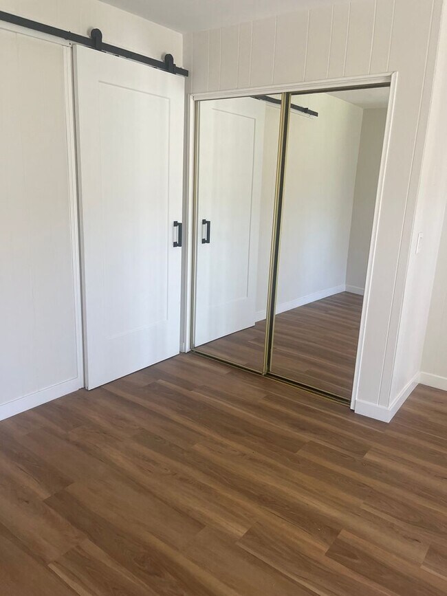 Building Photo - Studio Unit for Rent in Camarillo