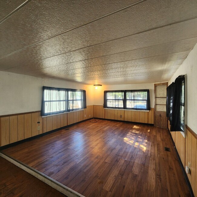 Building Photo - 1700 E K St
