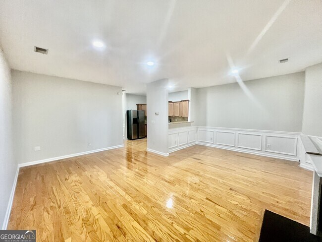 Foto del edificio - 3110 Garrard Pl