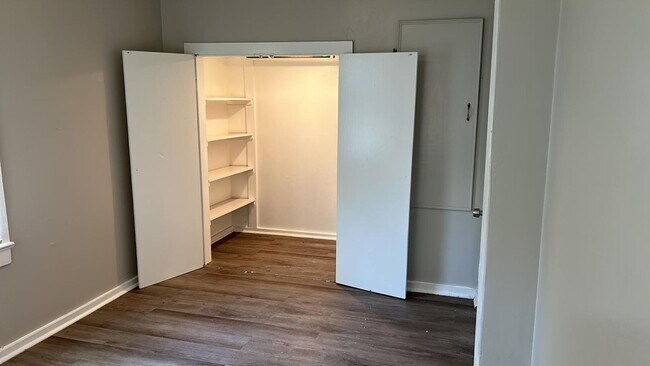 Foto del edificio - 735 Highland Dr