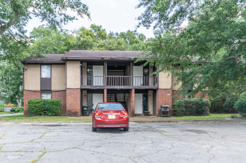 Primary Photo - 1824-2020 Sheffield Dr