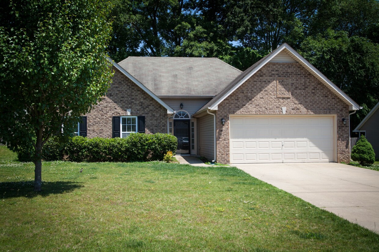 Primary Photo - 3711 Ivanora Dr