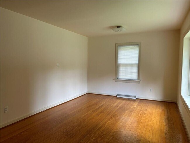 Building Photo - West End Ranch