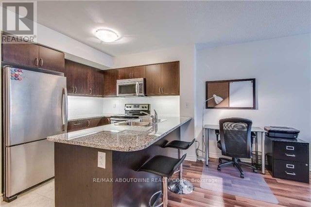 Building Photo - 25 Lower Simcoe St