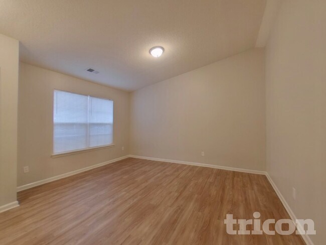 Building Photo - 4932 Aldersbrook Dr