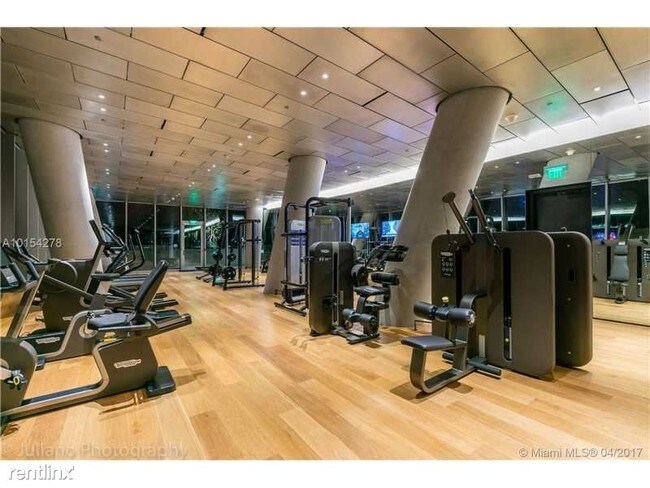 Building Photo - 2669 S Bayshore Dr