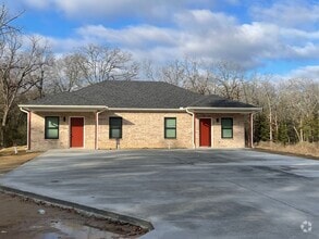 Building Photo - 260-262 Chisholm Trail