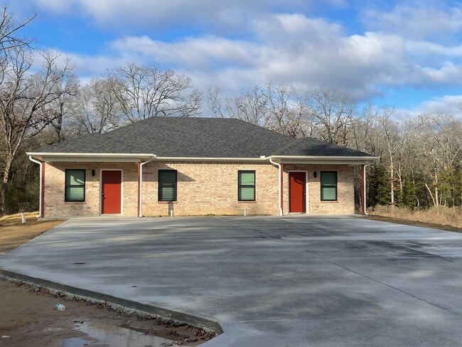 Building Photo - 265-267 Chisholm Trail