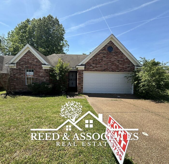 4449 N Grand Cedar Ln, Memphis, TN 38128 House Rental in Memphis, TN