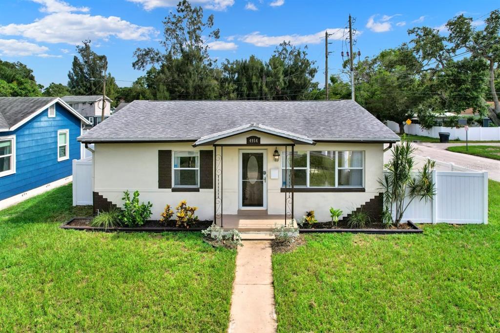 Foto principal - 4954 1st Ave S