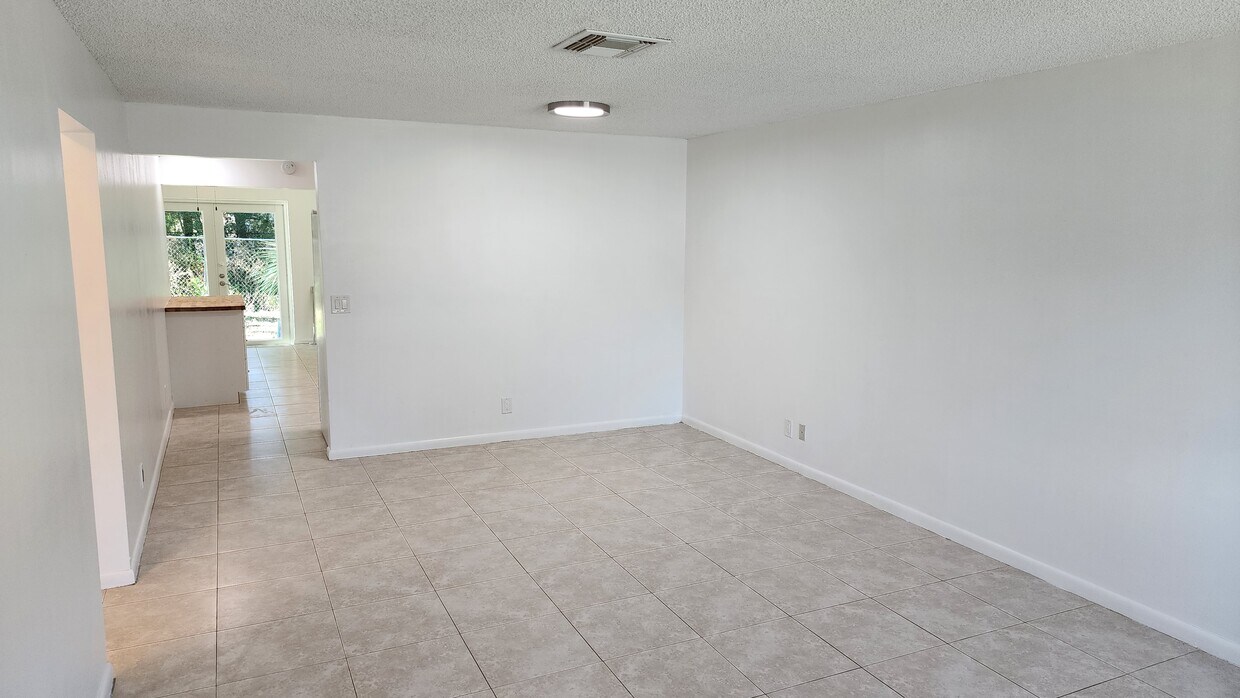 4612 Arthur St, Palm Beach Gardens, FL 33418 Townhome Rentals in Palm