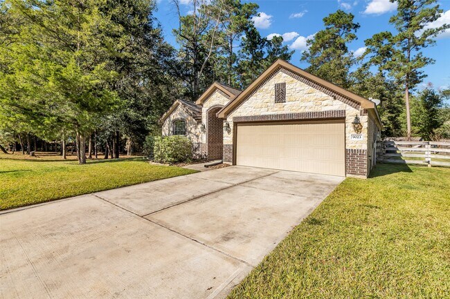 Building Photo - 9023 S Comanche Cir