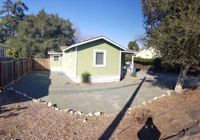 Foto del edificio - Jeffrey and Foothill Properties