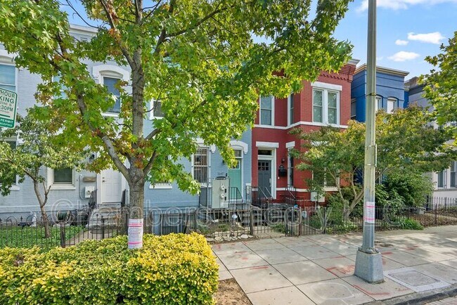 Building Photo - 1641 4th St NW