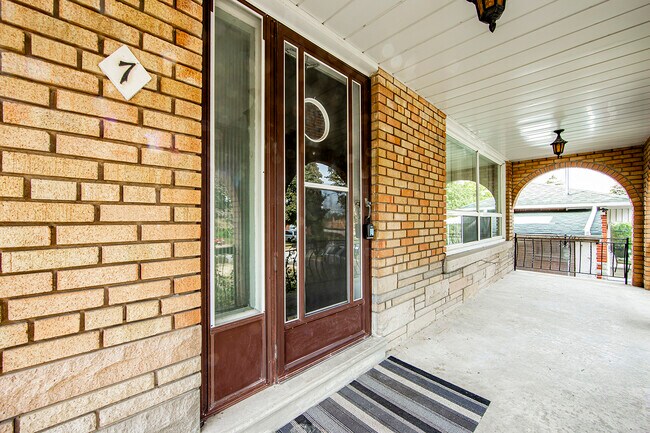 Building Photo - 7 Sylla Ave