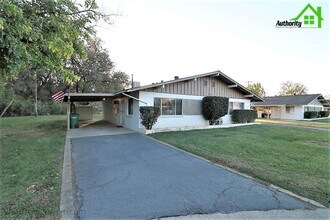 Building Photo - 6152 Verde Vale Ct