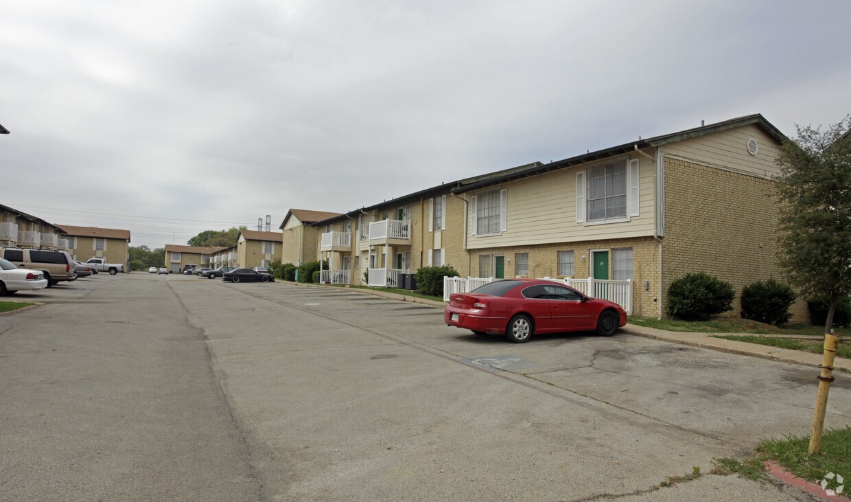 Las Mariposas Apartments Fort Worth, TX