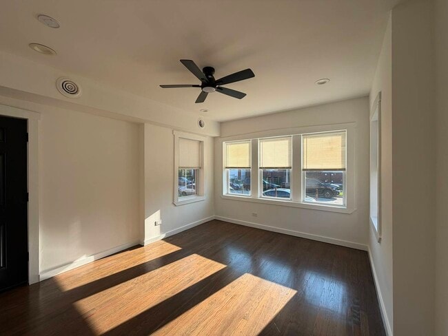 Foto del edificio - 223 N Laporte Ave