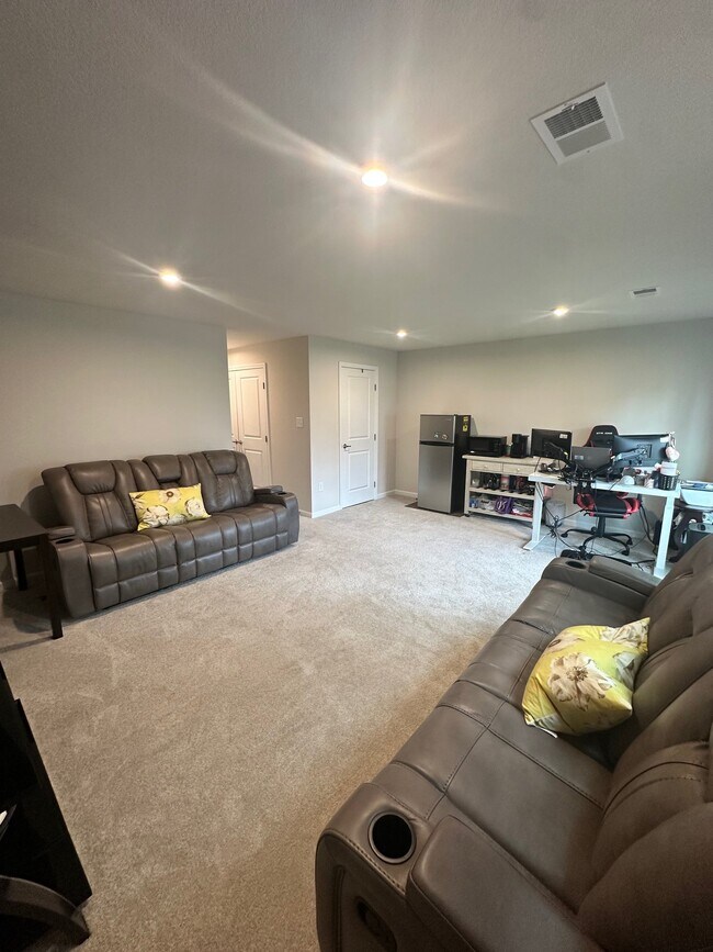 Foto del edificio - 4122 Riverside Dr