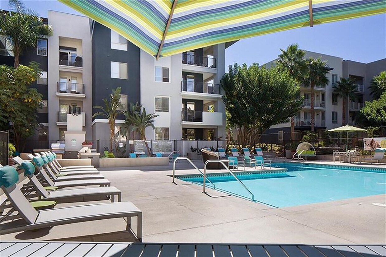 Carillon Apartment Homes Apartments In Woodland Hills Carillon Apartment Homes Apartments In Woodland Hills