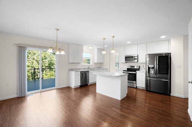 Foto del edificio - Coming Soon!!! Spacious and Modern 3-Bedro...