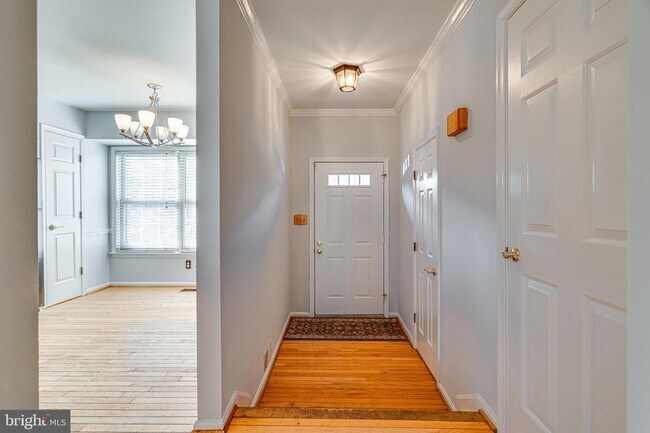 Building Photo - 8600 Sanderling Dr