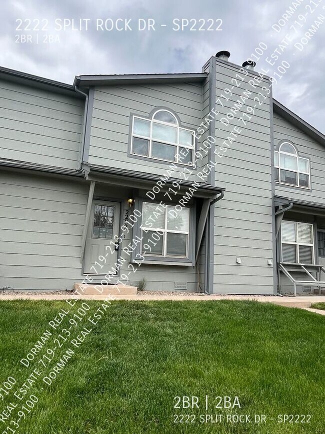 Building Photo - Two Bedroom Townhome in Rockrimmon