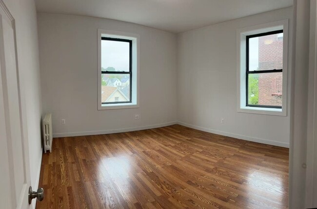 Foto del edificio - 6264 Saunders St