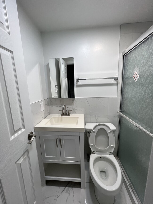 Building Photo - 3820 Hamilton St