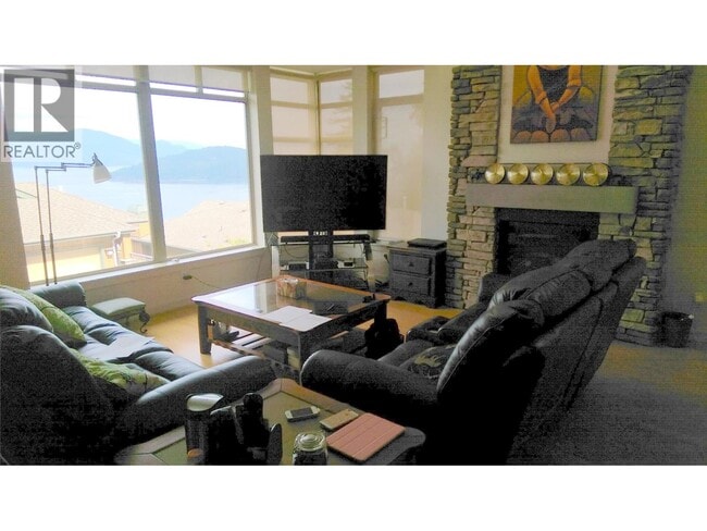 Building Photo - 8680 Seascape Dr