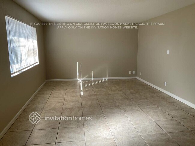 Building Photo - 1344 E Marilyn Ave