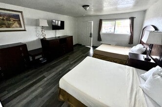 Building Photo - 2530 Bloomfield Hwy