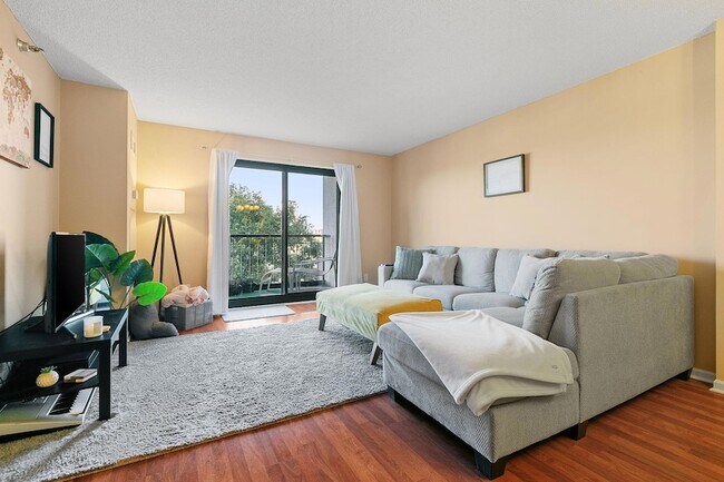 Foto del edificio - 401 S 1st St