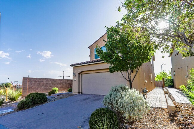 Foto del edificio - 3 Bedroom, Loft, Gated Community, Southwes...