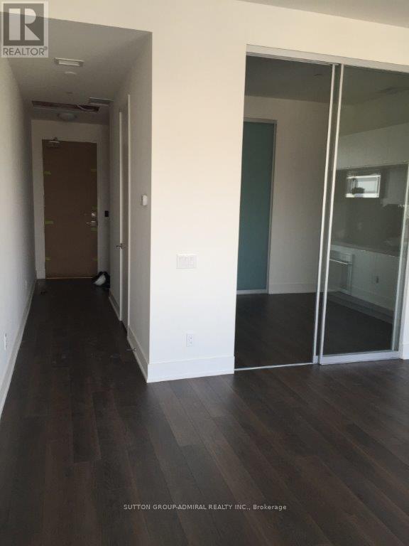 Photo du bâtiment - 111 St Clair Ave W