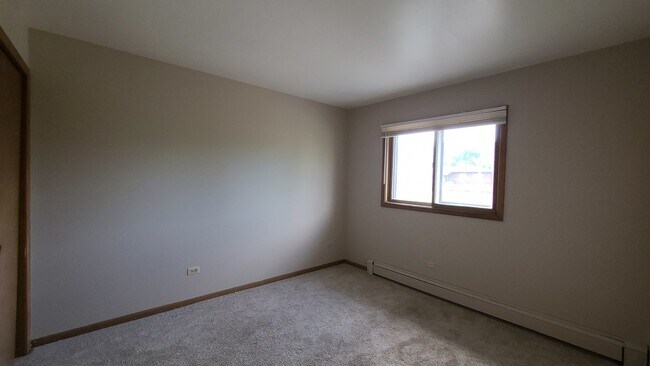 Building Photo - 1335 Abbott Dr