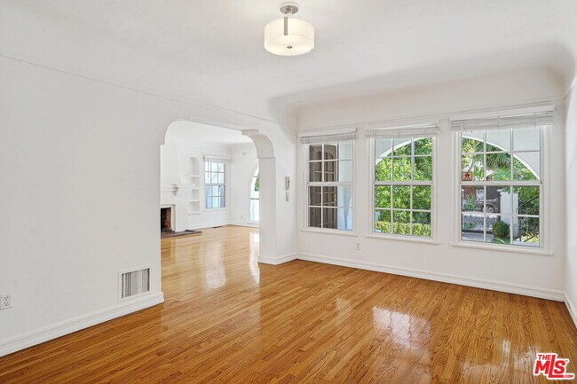 Foto del edificio - 317 Croft Ave